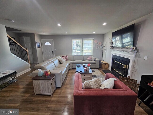 Building Photo - 3108 Sounding Dr