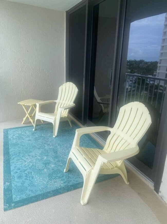 Building Photo - South Seas