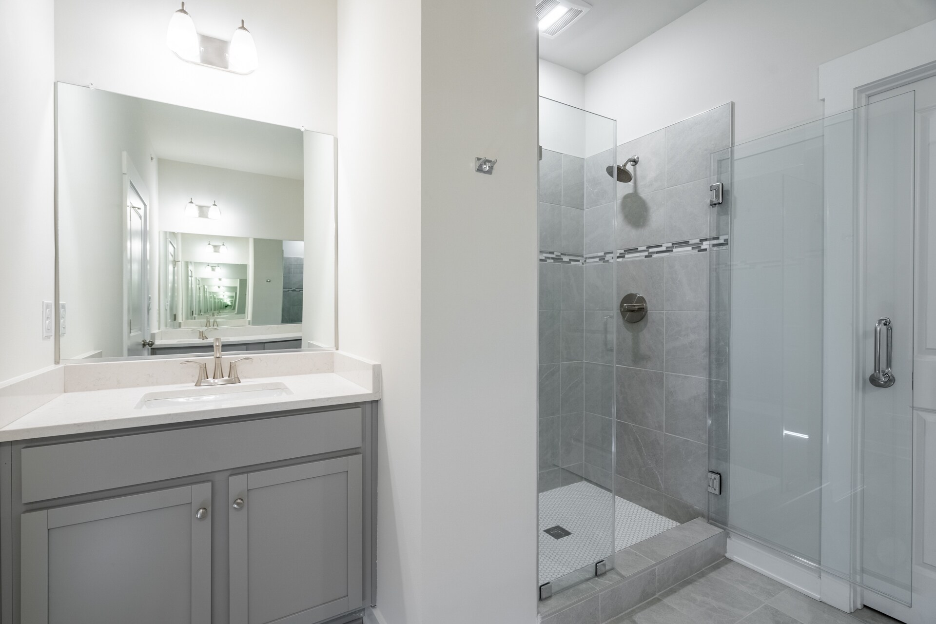 Bath #1 - 3446 Carlton St