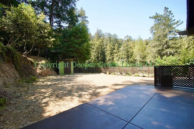 Building Photo - 2 Bedroom Woodacre Home with Views!