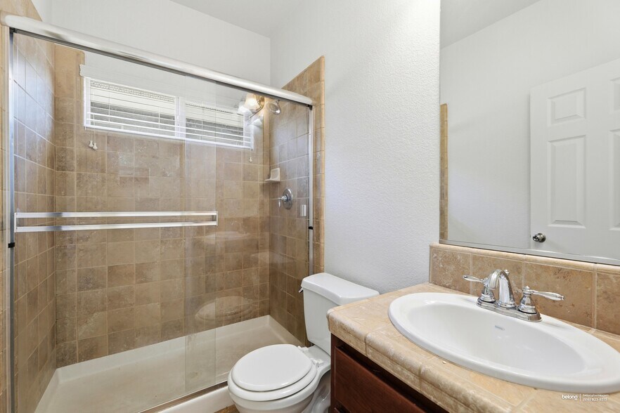 Building Photo - 2439 Lincoln Airpark Dr