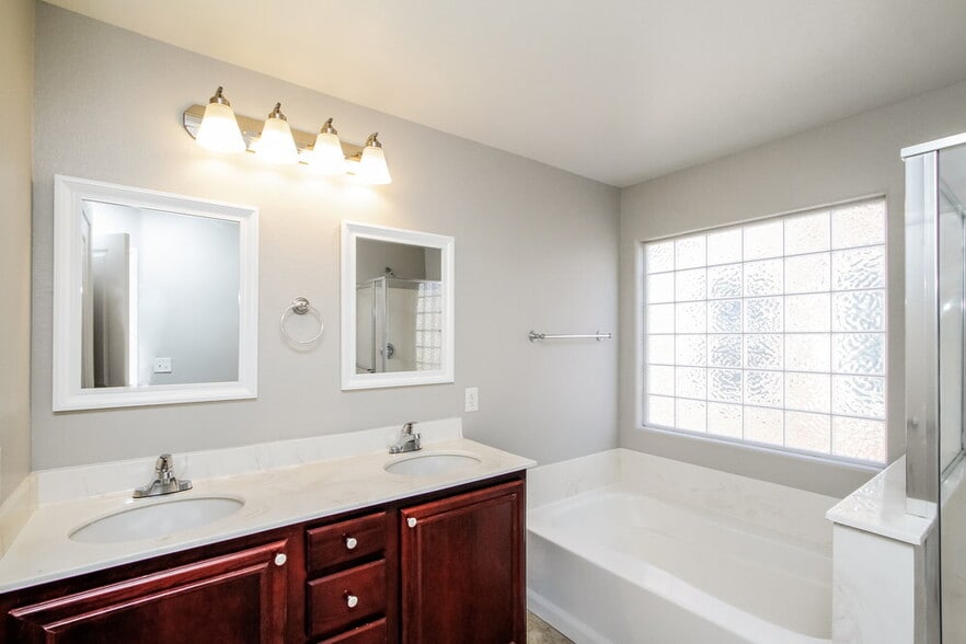 Building Photo - 11564 Kindsland St