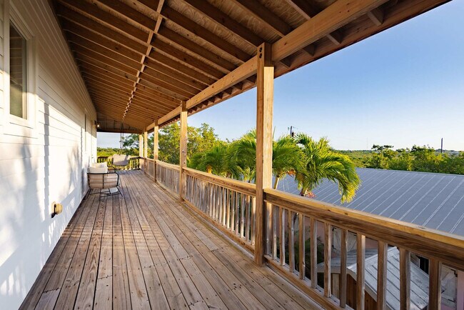 Building Photo - 18954 Acosta Rd