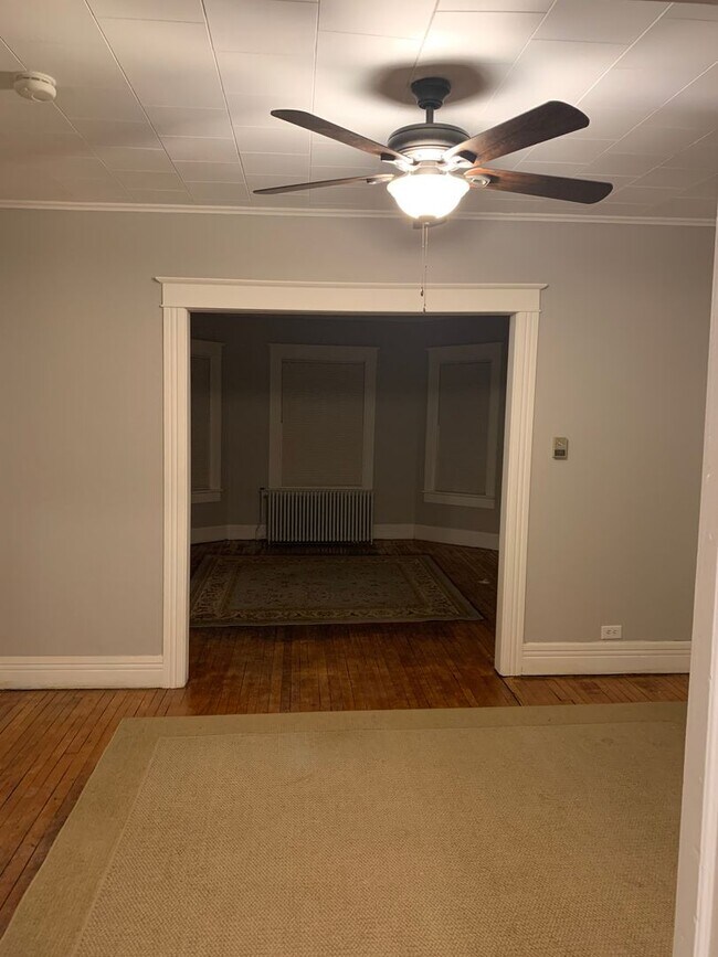 Building Photo - 39 N Pawling St