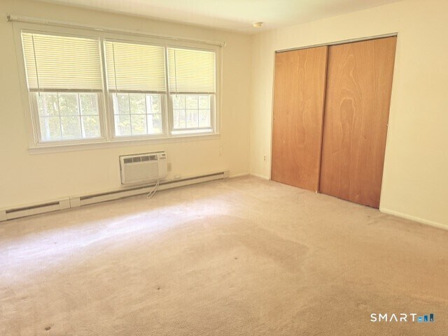 Building Photo - 453 Robin Ct