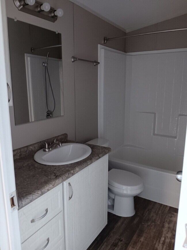 Building Photo - ???? This Week Only! Move-In Special on a Beautiful 3BR/2BA Country Home – Minutes from Colliervi...