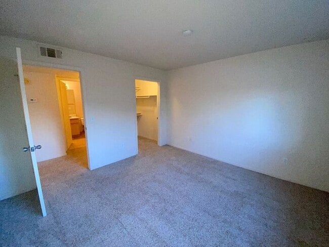 Building Photo - NW Reno Luxury Condo - Fitness Center, Poo...