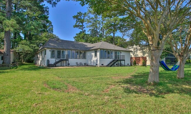 Building Photo - 14535 Diamondhead N