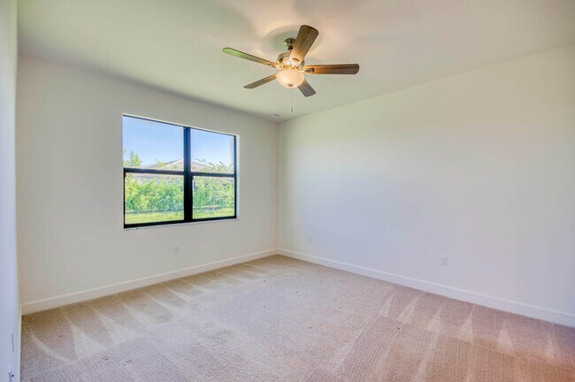 Building Photo - 12555 SW Manatee Marsh Ter