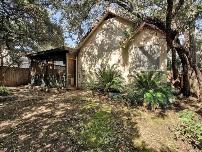 Building Photo - 6305 Evangeline Trail