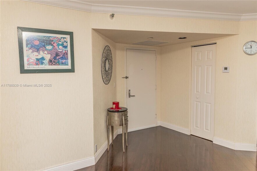 Building Photo - 3530 Mystic Pointe Dr