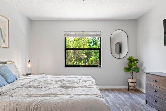 Building Photo - Ready to move in!