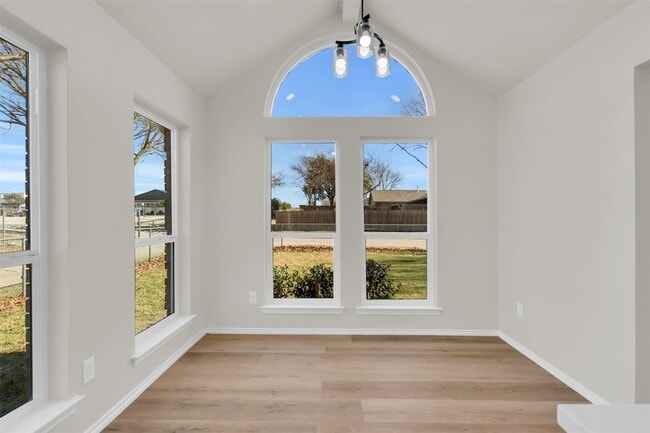 Building Photo - 8691 Pebblebrook Dr