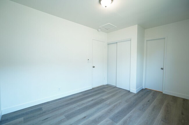 Building Photo - 3447 Dwight Ave