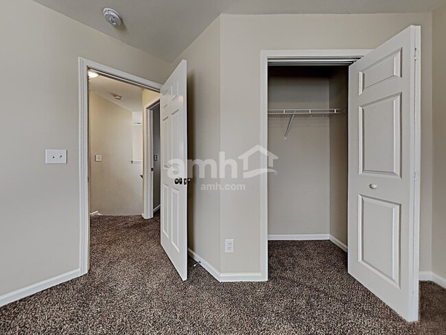 Building Photo - 116 Stoney Creek Way