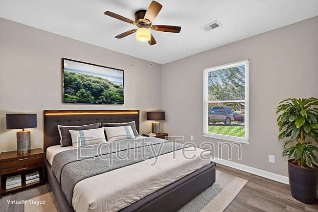 Building Photo - 10032 Regency Ct