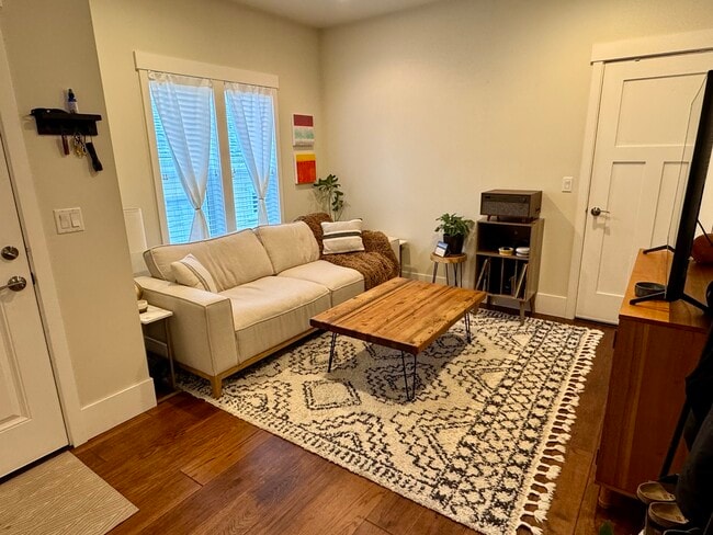 Building Photo - 1207 14th St