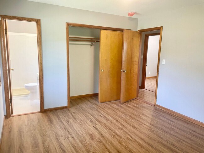 Building Photo - 2404 US-20