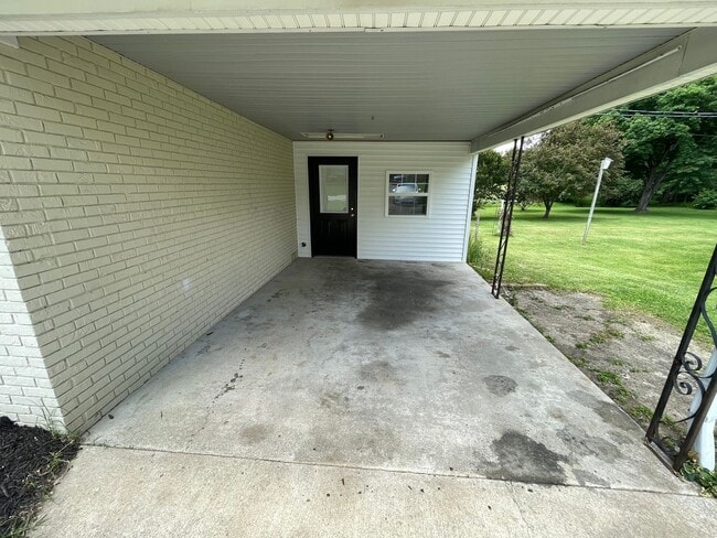 Building Photo - 130 Rockbridge Rd