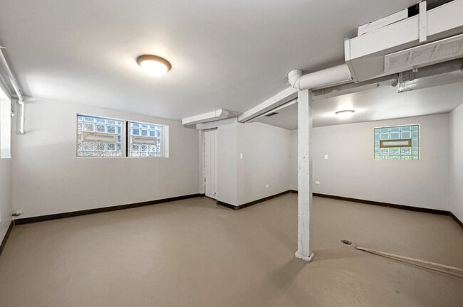 Building Photo - 1532 S Lombard Ave