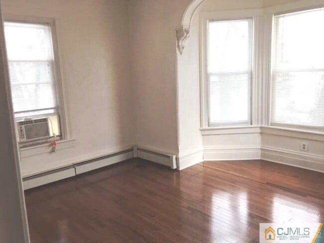 Building Photo - 203 Woodbridge Ave