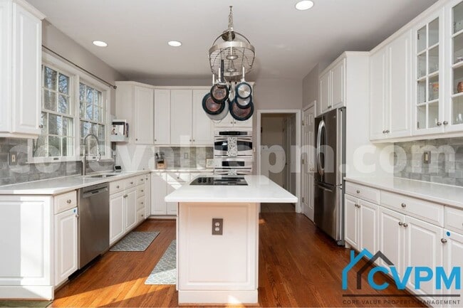 Building Photo - 1009 Howard Grove Ct