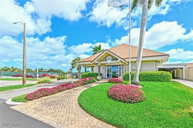 Building Photo - 83 Glades Blvd