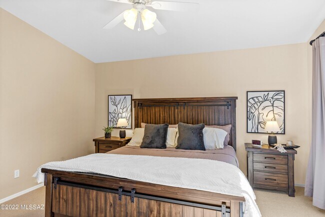 Building Photo - 4906 N Sabino Gulch Ct