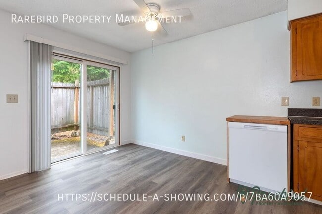 Building Photo - $500 OFF SPECIAL! 2 bed, 1 bath available ...