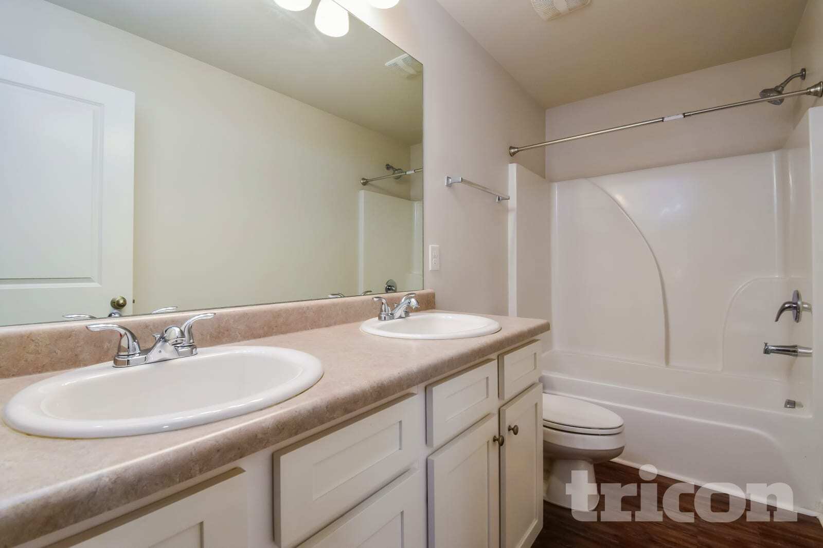 Building Photo - 4282 Bella View Dr