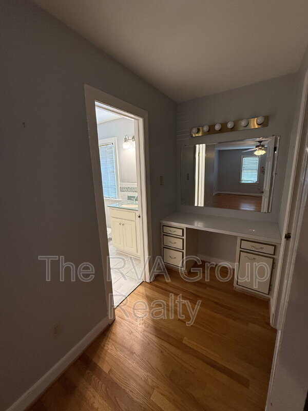 Building Photo - 10075 Aragon Dr