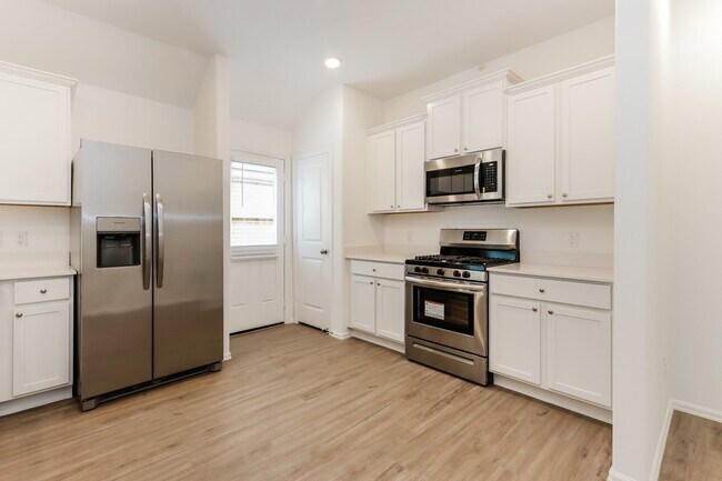 Building Photo - 1731 Sahara Dr