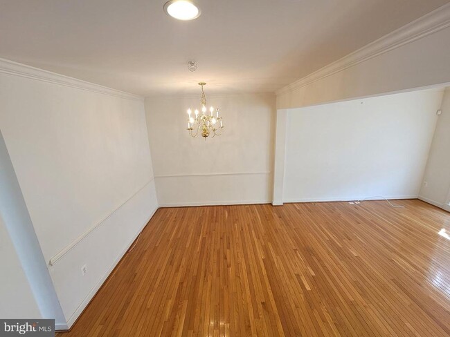 Building Photo - 1509 Rutland Way