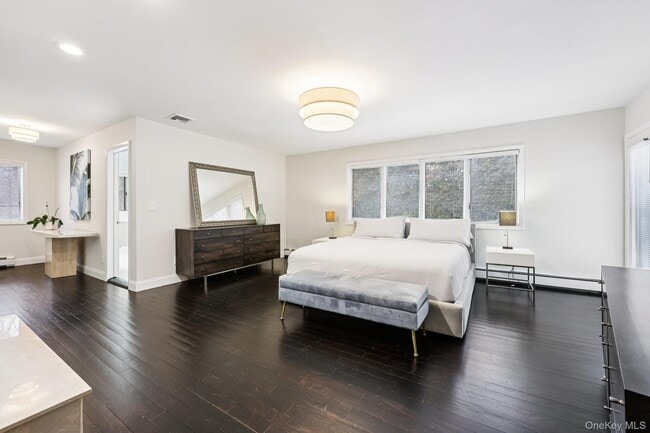 Building Photo - 6 Carol Ln