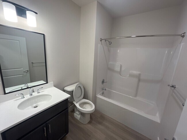 Building Photo - Reserve Mahomet 2br/2ba Townhome