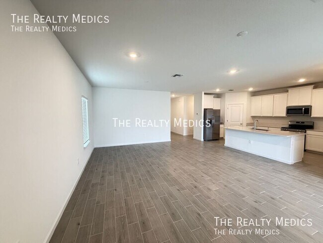 Building Photo - 6578 SW 89th Loop