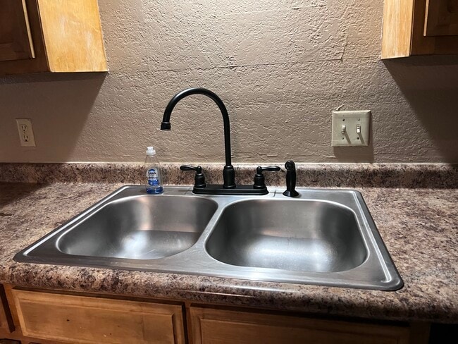 Building Photo - 312 Spring Branch Ln