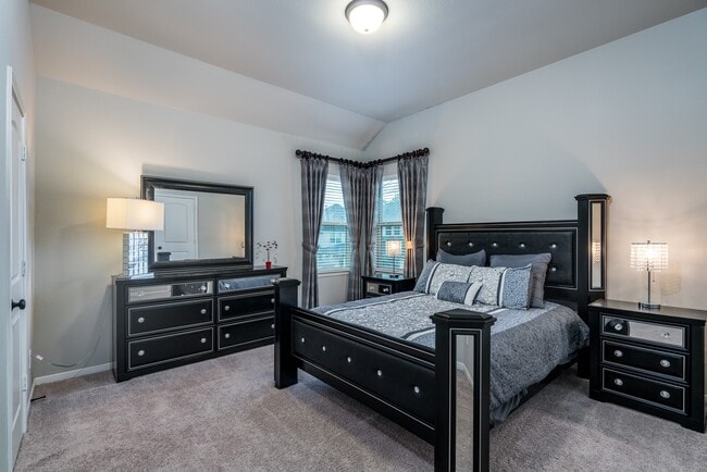 Building Photo - 10410 Southern Hawker