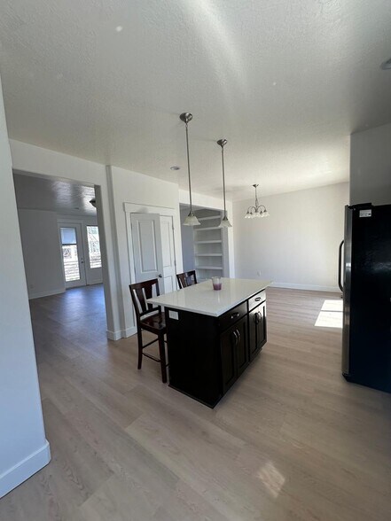 Building Photo - 4789 Daybreak Rim Way