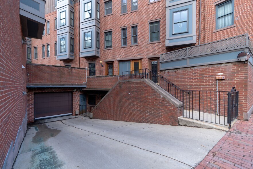 Building Photo - 348 Columbus Ave