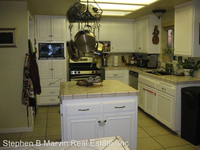 Building Photo - 5 br, 3 bath House - 40326 Alabar Dr