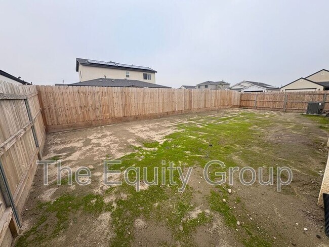 Building Photo - 1946 E School Ave