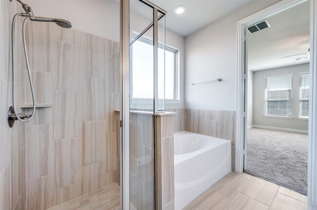 Building Photo - 16380 Moss Haven Ln