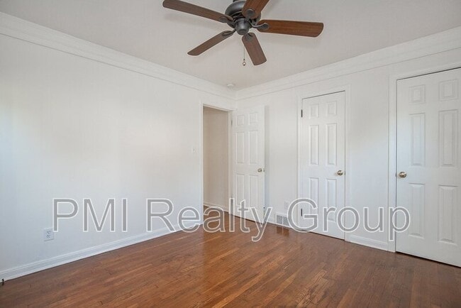 Building Photo - 1547 Sherbrook Rd