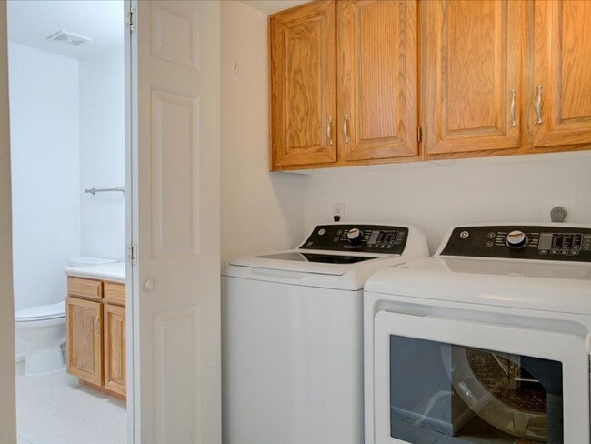 Building Photo - 5526 N Arroyo Grande Dr