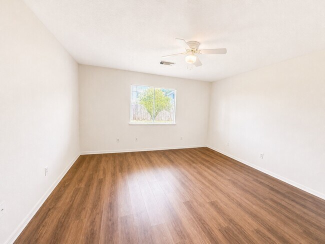 Building Photo - 18023 Lago Forest Dr