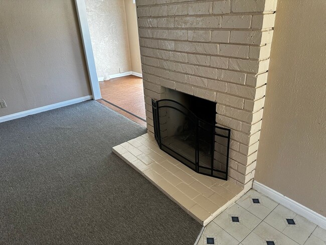 Building Photo - Riverside Home For Rent- 3 bedrooms!