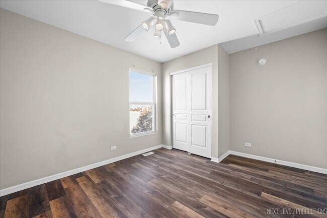 Building Photo - 643 Hawley Dr