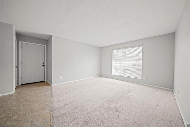 Building Photo - 14555 Wunderlich Dr