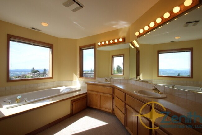 Building Photo - 2914 NW 9th Ave